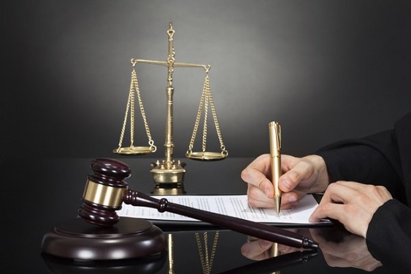 How a Burbank Criminal Defense Lawyer Protects Your Rights During Arrests and Investigations